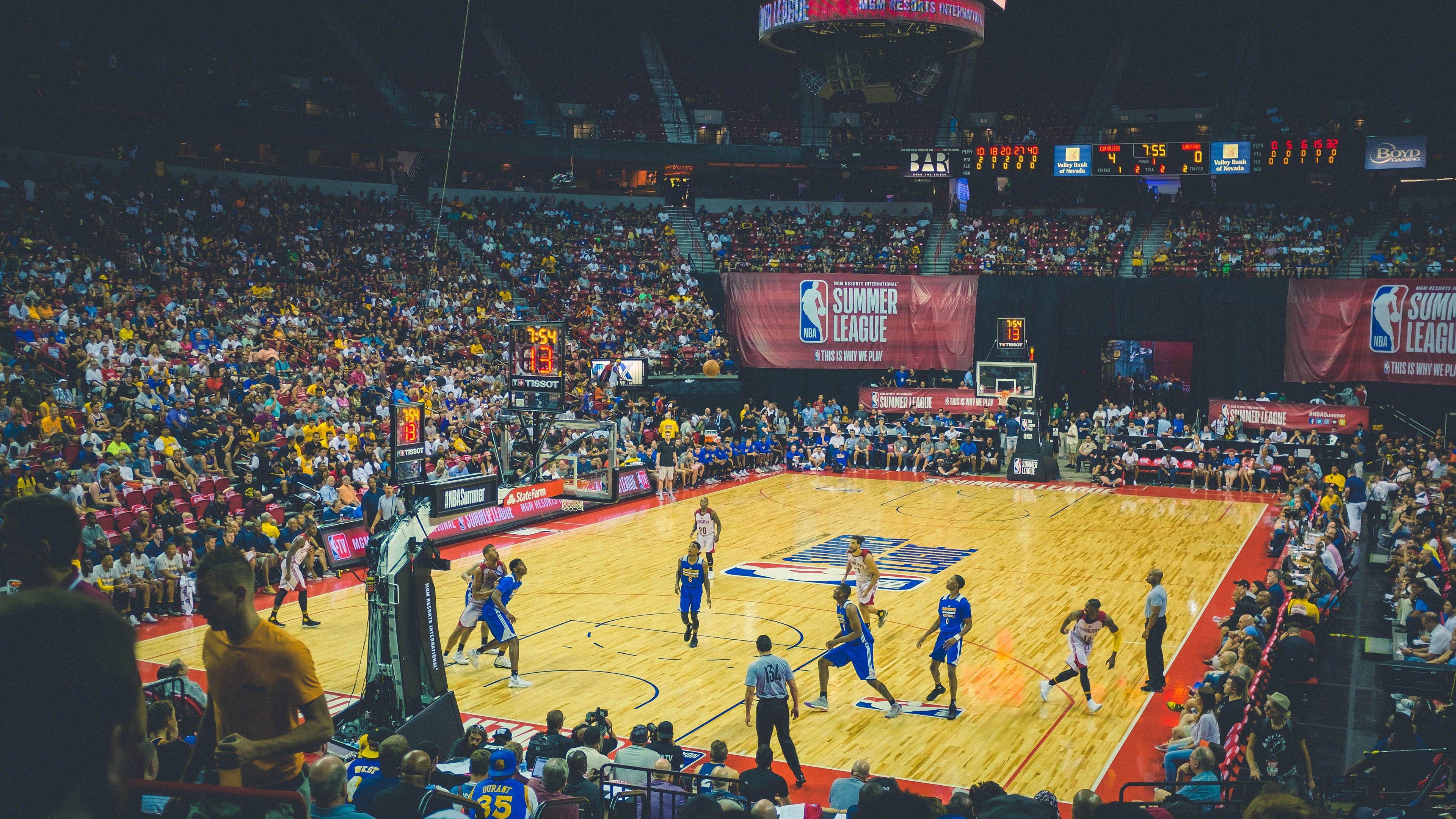 格拉斯纳，足总杯决赛是实现梦想的舞台，我们不该背负枷锁前行